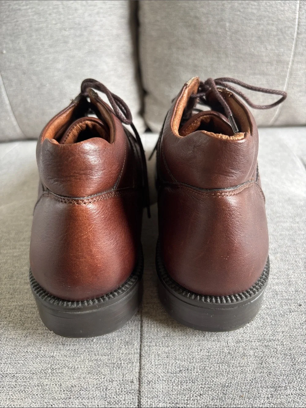 AEROSOLES Men's Brown Leather Chukka Boots. Made in Italy. New w/o Tags